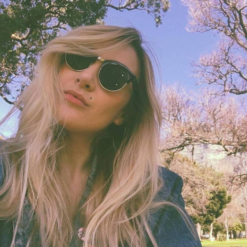 Meet your Posher, Caitlin